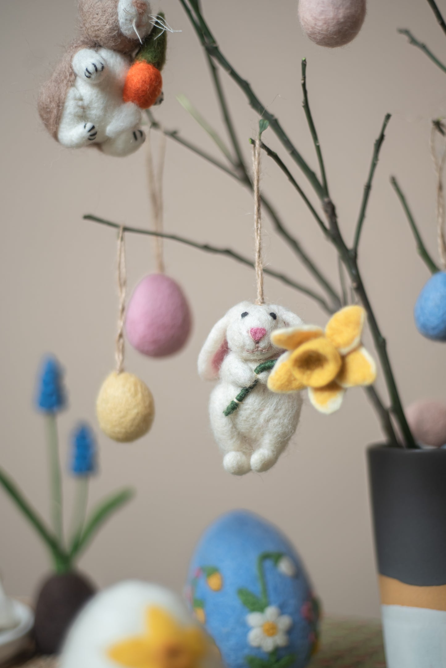 Bunny ornament with Daffodil