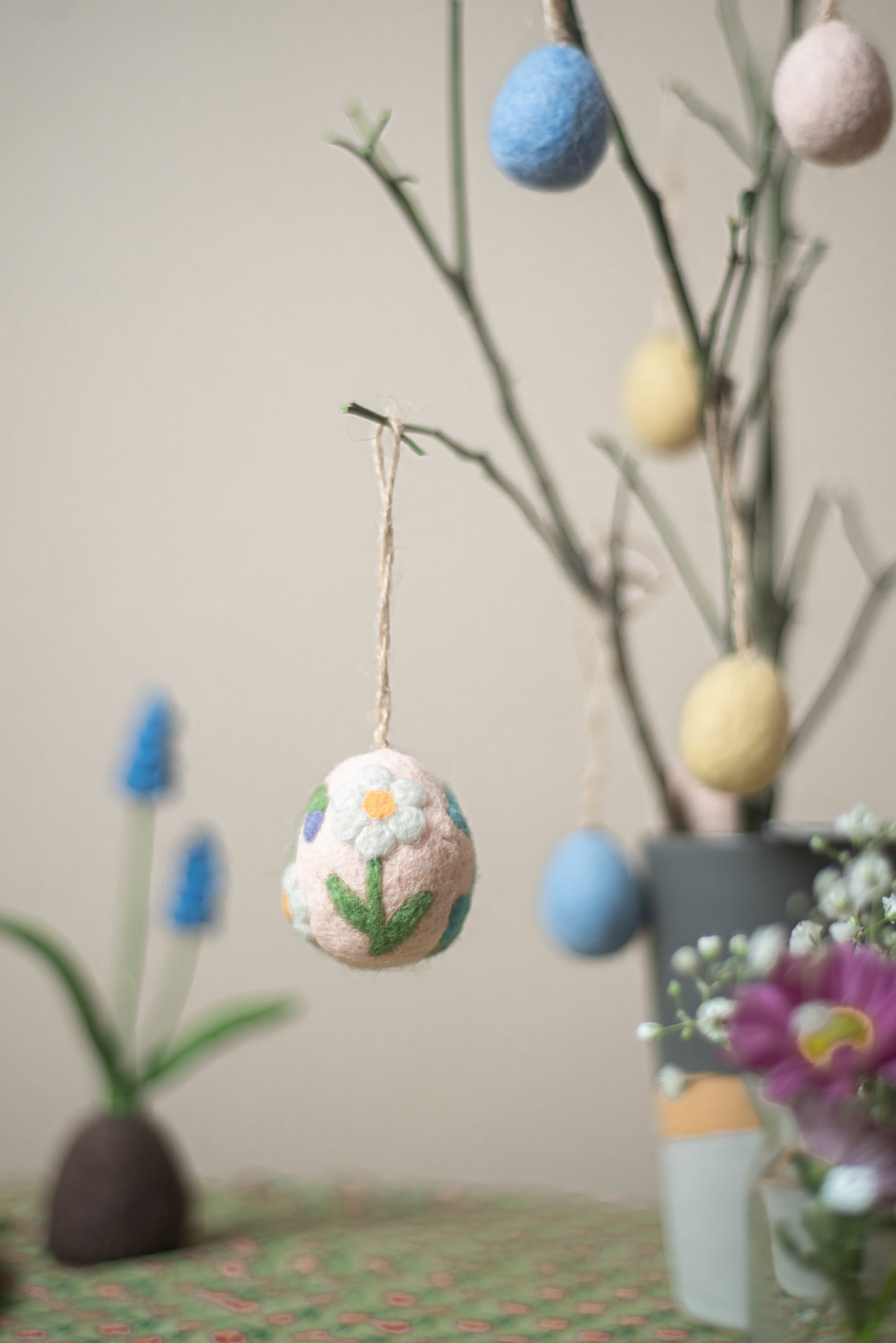 Artisan Easter Egg ornament Flowers - Pink