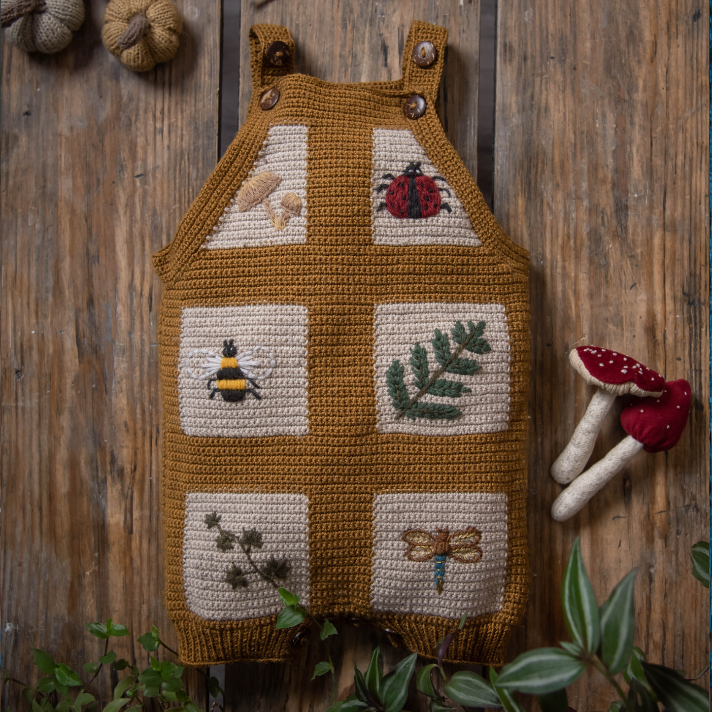 Bugs Life romper - Amber