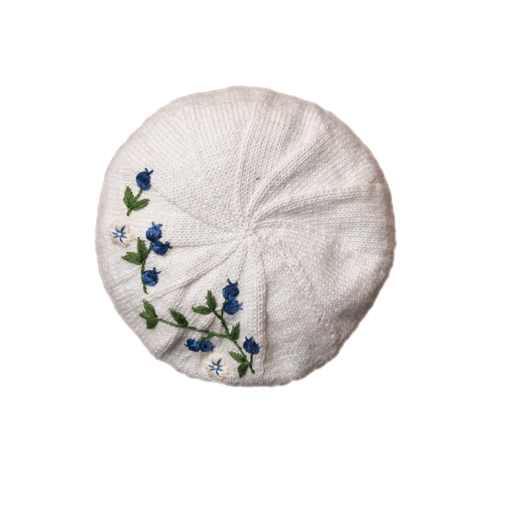 knitted and hand embroidered blueberries beret in Marshmallow 