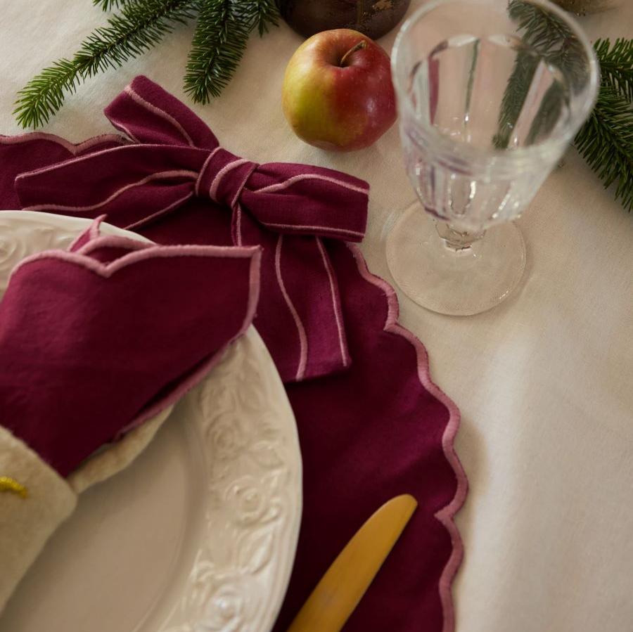 Heirloom Scalloped Napkin - Grape