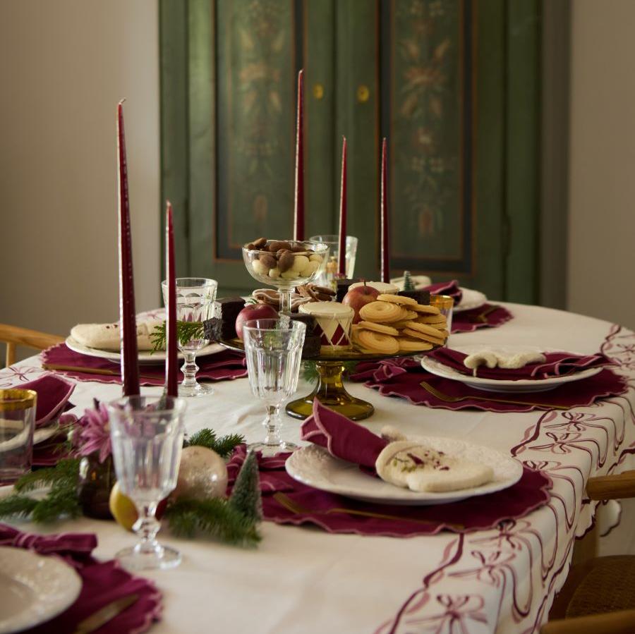 Bow Heirloom Tablecloth in Linen Blend - Cream White