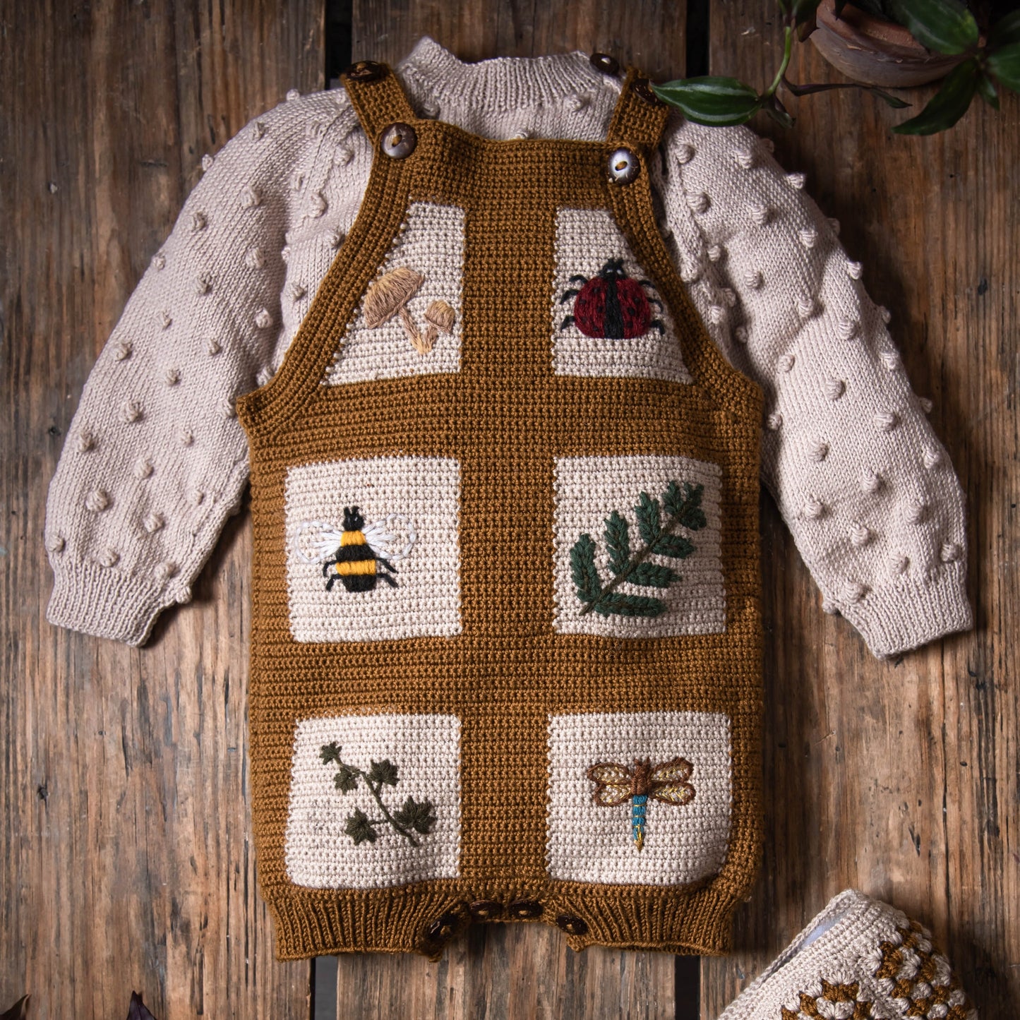 Bugs Life romper - Amber