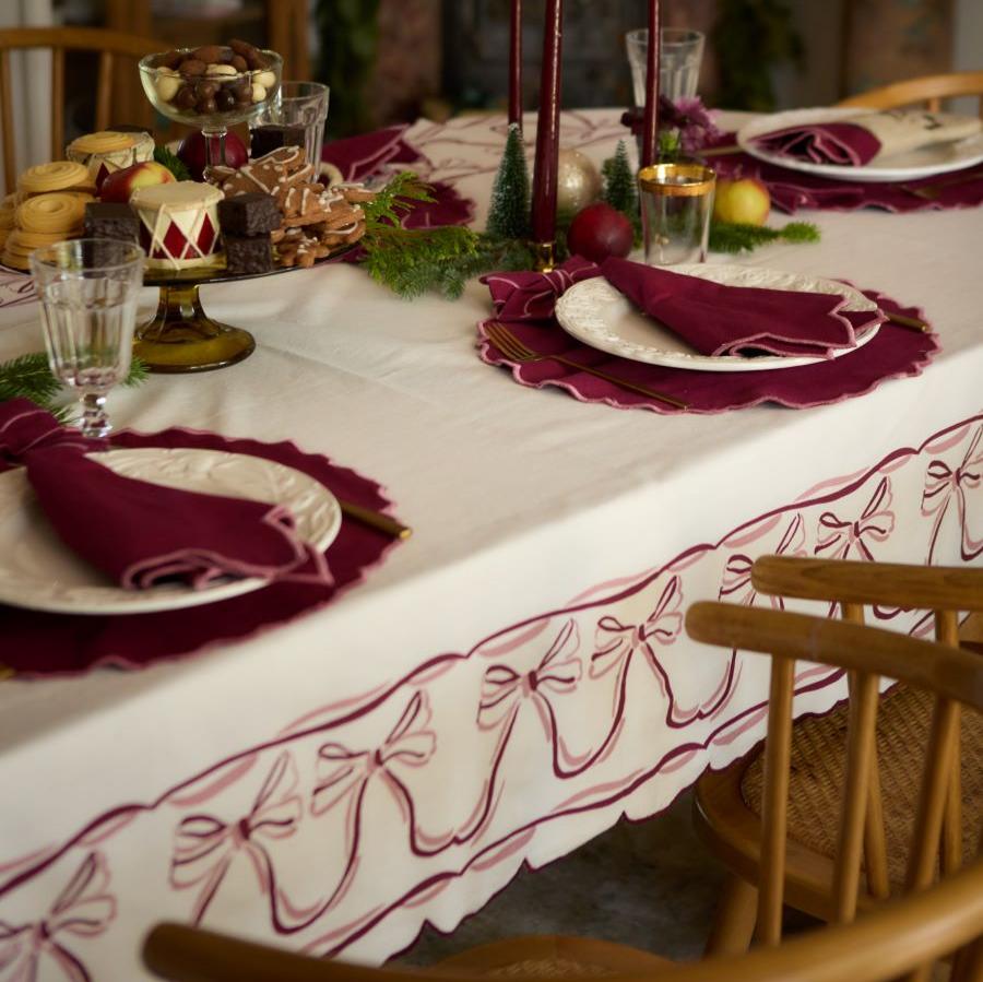 Bow Heirloom Tablecloth in Linen Blend - Cream White