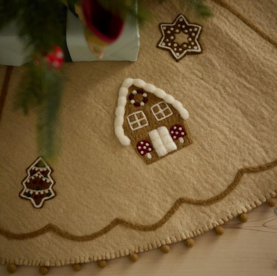 Gingerbread House Heirloom Tree Rug