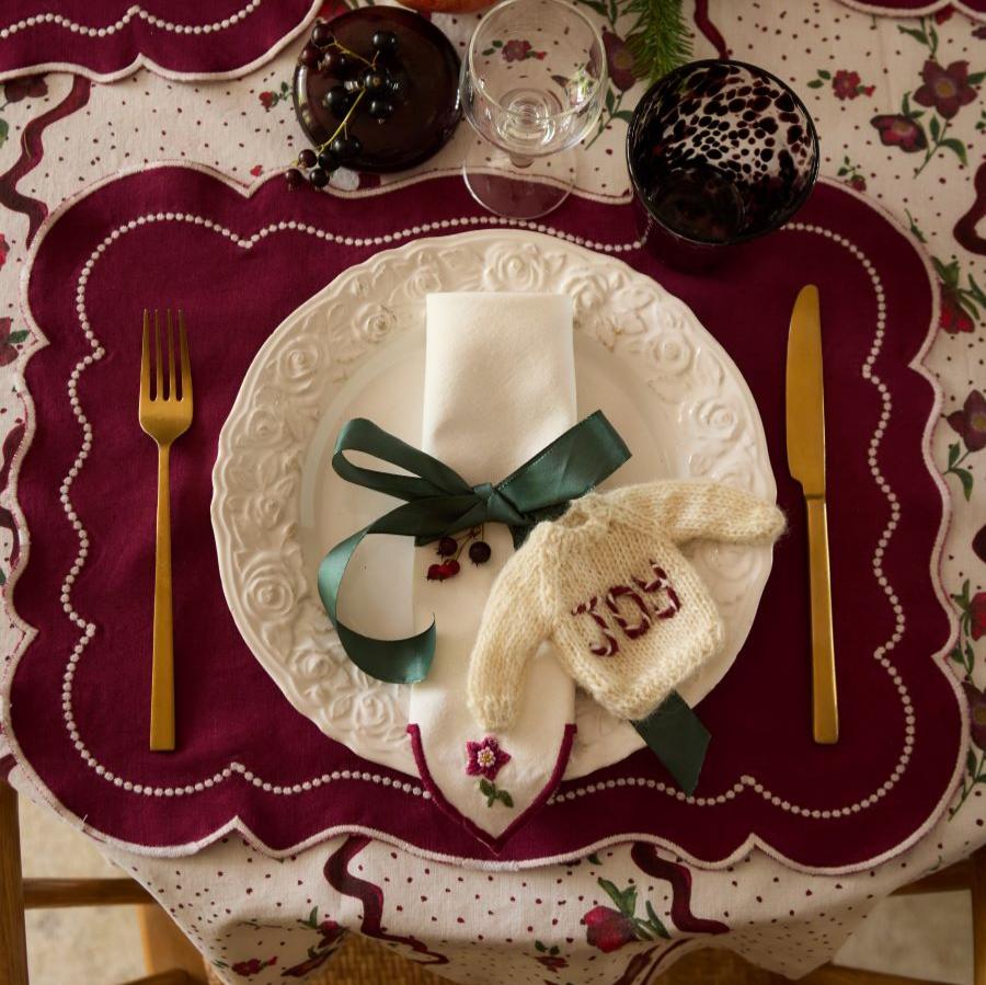 Embroidered Dot placemat - Grape