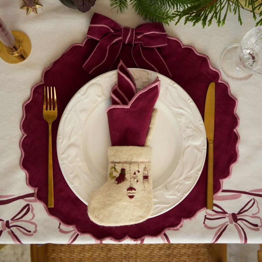 Christmas Bow placemat - Grape