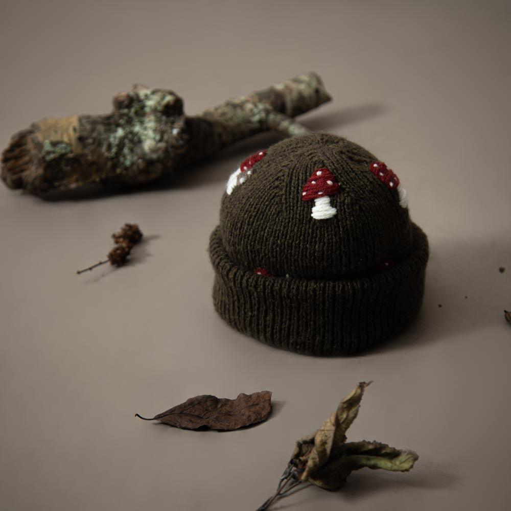 Mushroom beanie Pine