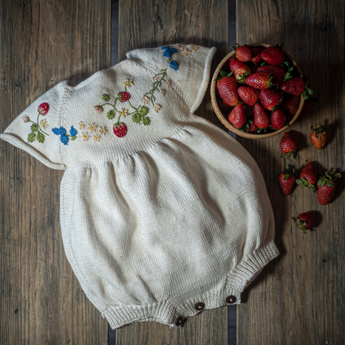 Strawberry romper Marshmellow (Cotton)