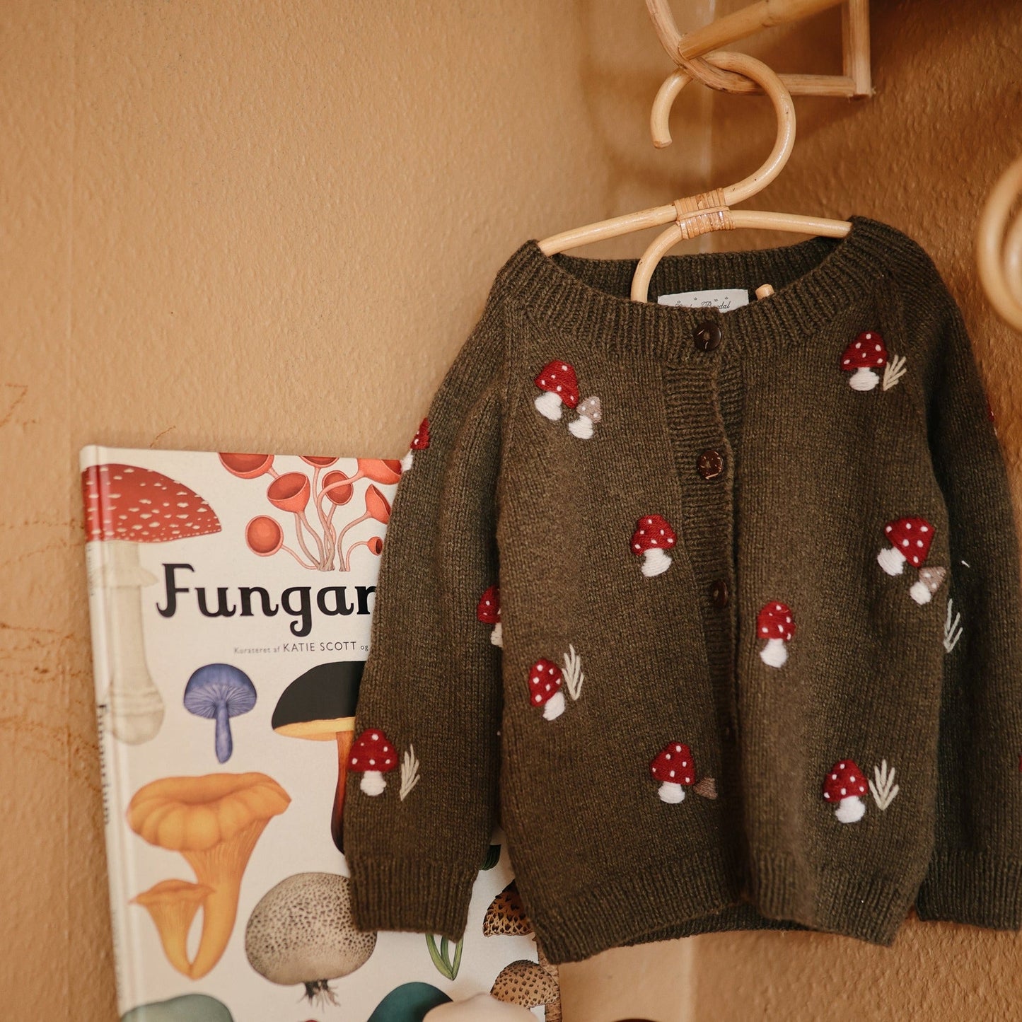 Mushroom cardigan Pine